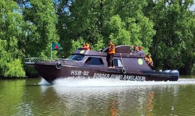 সীমান্ত পাড়ি দেওয়ার অপেক্ষায় শত শত রোহিঙ্গা
