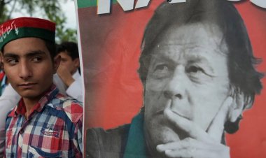 সরকার গঠন নয়, বিরোধী দল হিসেবে সংসদে যাওয়ার ইঙ্গিত পিটিআইয়ের