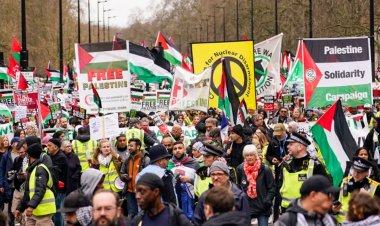 ইসরায়েলের বর্বর হামলা চলছেই, বিশ্বজুড়ে বিক্ষোভে লাখো মানুষ