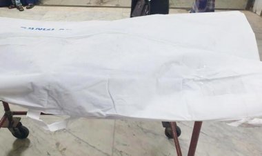 মোটরসাইকেলে অফিসে যাচ্ছিলেন স্বামী-স্ত্রী, ট্রাকচাপায় স্ত্রী নিহত