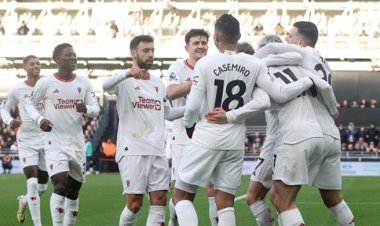 জোড়া গোলে হয়লুন্দের রেকর্ড, জিতলো ম্যানইউ