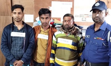  চাঁদপুরে লঞ্চ থেকে দুই হাজার কেজি জাটকাসহ আটক ৩