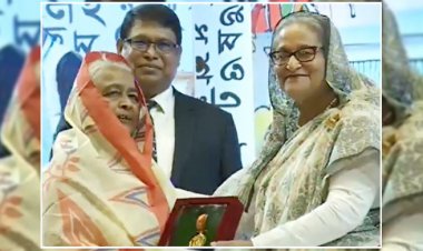 একুশে পদক পেলেন ২১ বিশিষ্টজন