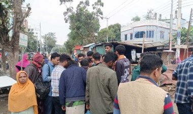 ডাক্তার দেখানোর কথা বলে শিশু সন্তানকে নিয়ে বের হন তানিয়া