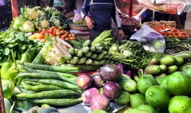 আলুতে স্বস্তি ফিরলেও ঝাঁজ কমেনি পেঁয়াজের, দাম বেড়েছে সবজির