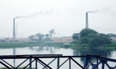  বায়ুদূষণের শীর্ষে আজ ঢাকা