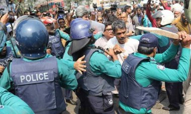 গণতন্ত্র মঞ্চের মিছিলে ‘লাঠিপেটা’, পুলিশ বললো সরিয়ে দিয়েছি