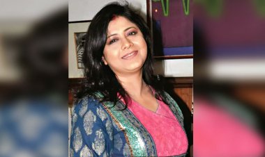 বাথটাবে পুরুষের সঙ্গে ঘনিষ্ঠ দৃশ্য, মেনে নিতে পারেননি লাবণীর বাবা