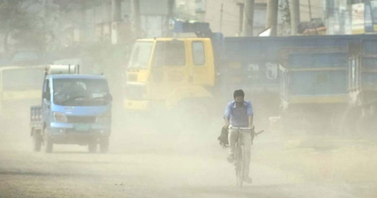 বায়ুদূষণে ঢাকা আজ বিশ্বের শীর্ষে