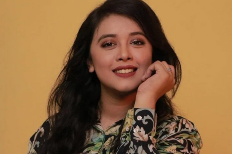 ঐশী ব্যস্ত সময় পার করছেন
