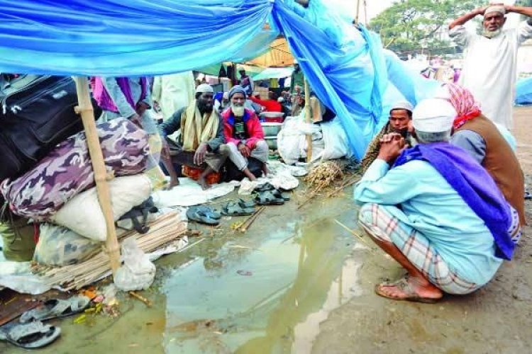 এক পশলা বৃষ্টিতে বিশ্ব ইজতেমায় মুসল্লিদের ভোগান্তি