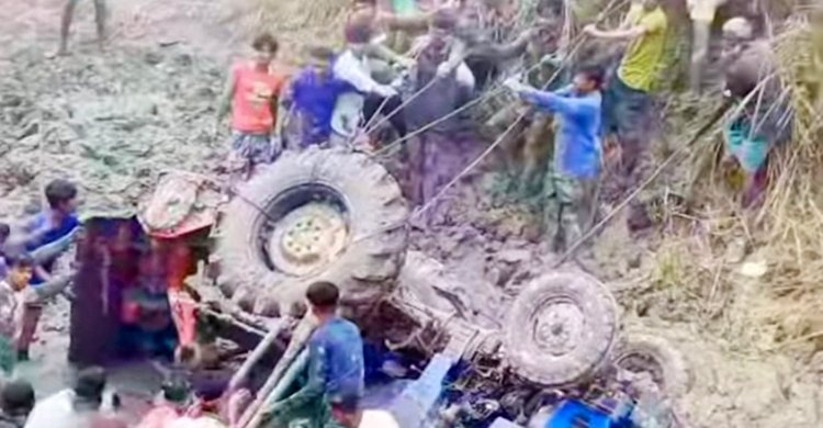 সিলেটে ট্রাক্টর উল্টে ডোবায় নিহত ২
