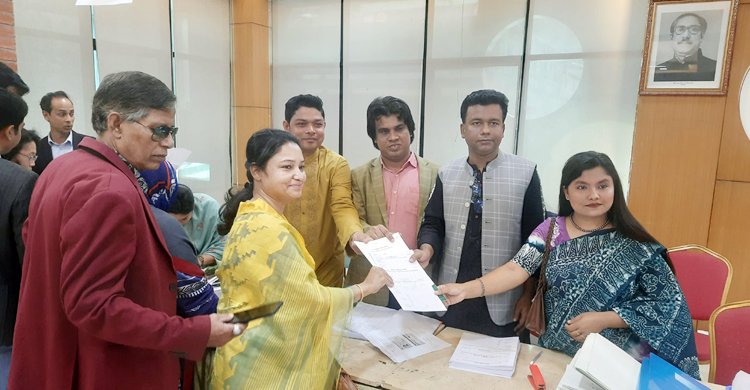সংরক্ষিত আসনের মনোনয়ন ফরম বিক্রি করছে আওয়ামী লীগ