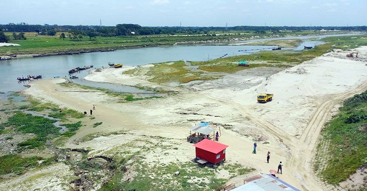 ব্রহ্মপুত্র নদের নাব্য ফেরাতে ১৫৬ কোটি টাকার ড্রেজার কিনবে সরকার