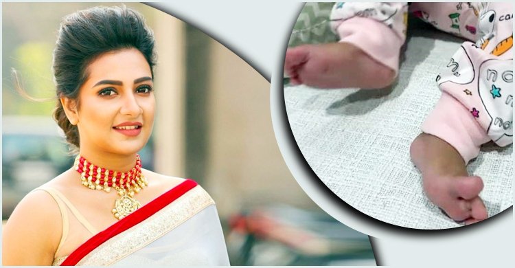 জন্মের পর মেয়েকে প্রকাশ্যে আনলেন শুভশ্রী