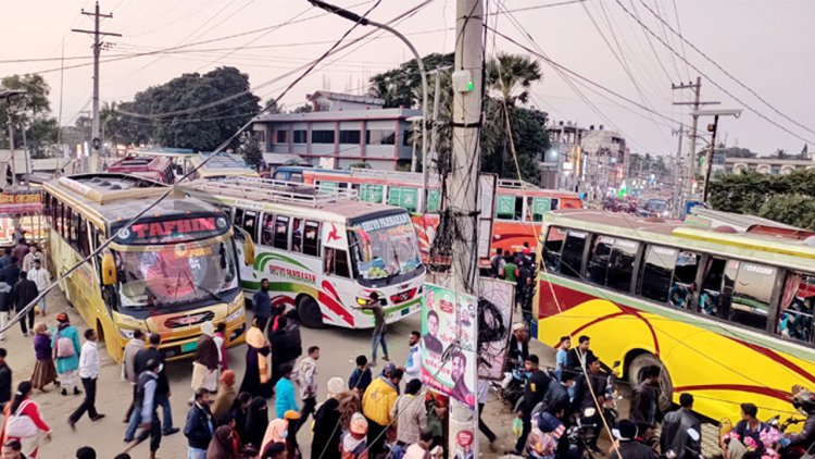 কুয়াকাটায় ৪ কিলোমিটার যানজট, ভোগান্তিতে পর্যটকরা