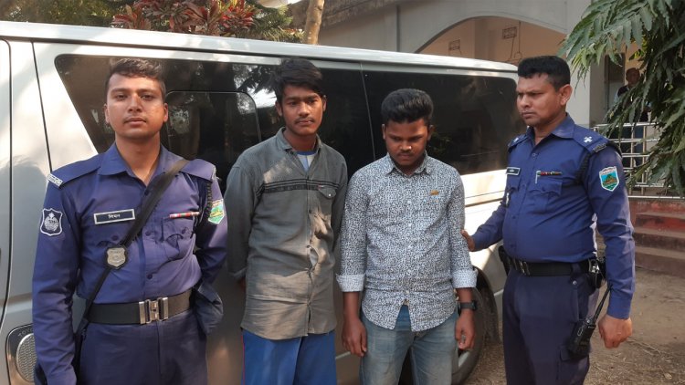 জাল ভোট দিতে গিয়ে পুলিশের হাতে আটক ২