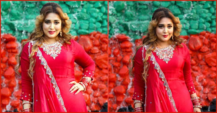 নির্বাচন করছেন চিত্রনায়িকা পলি