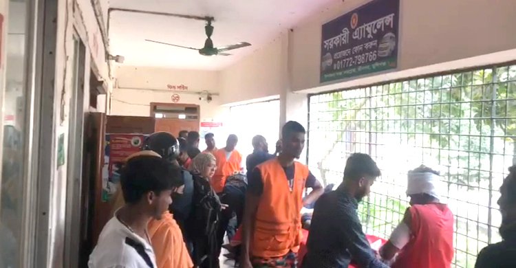 বঙ্গবন্ধু এক্সপ্রেসওয়েতে মাছবাহী পিকআপ উল্টে দুই ব্যবসায়ী নিহত