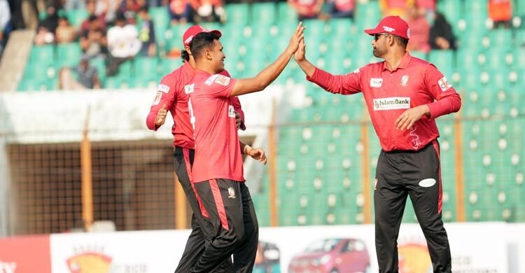 টানা ৯ ম্যাচ হারলো ঢাকা, সেরা তিনে বরিশাল