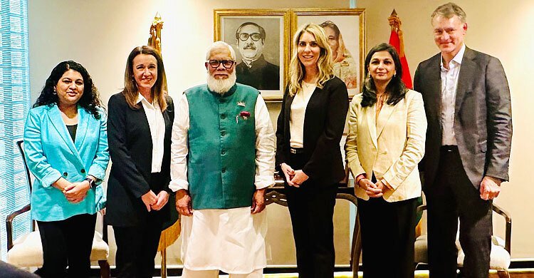 ‘বাংলাদেশের সঙ্গে আরও ঘনিষ্ঠভাবে কাজ করতে চায় ওয়ালমার্ট’