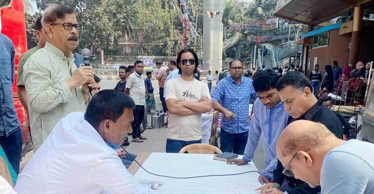 জার্মানিতে গিয়েও প্রধানমন্ত্রীর স্ট্যান্টবাজি: মান্না