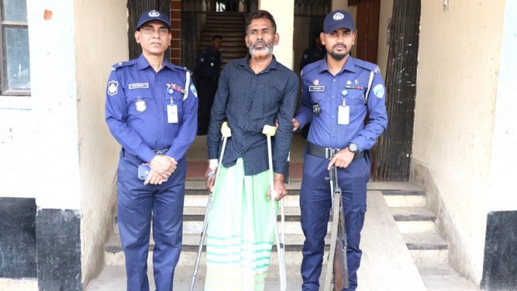 লরির ধাক্কায় অটোরিকশার তিন যাত্রী নিহত: চালক গ্রেফতার