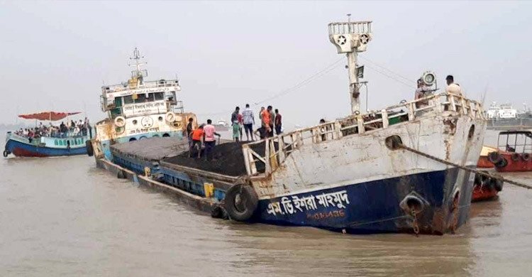 পশুর নদীতে কয়লাবোঝাই কার্গো জাহাজডুবি