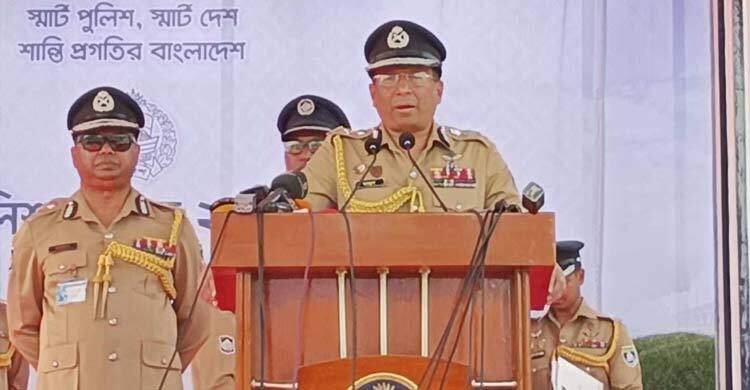 পুলিশের হাতে মাদক দেখলেই চাকরি থাকবে না: আইজিপি