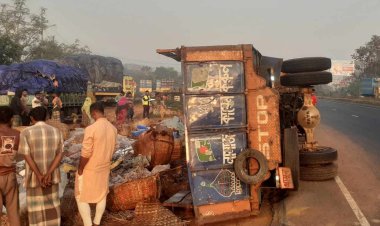 কুমিল্লায় ট্রাক দুর্ঘটনায় নিহত ৪, আহত ৩