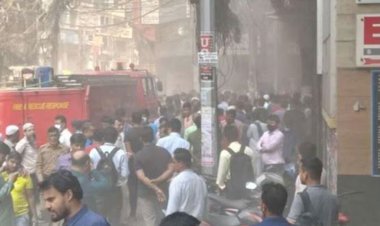 নারায়ণগঞ্জে বাণিজ্যিক ভবনে আগুন