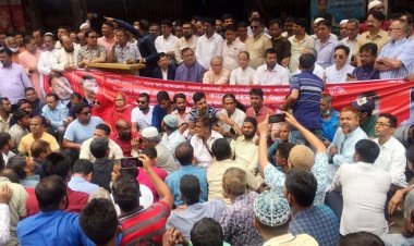 আওয়ামী লীগ নেতারা শুধু খেজুর না, ফাইভ স্টারের খাবারও খায়- রিজভী