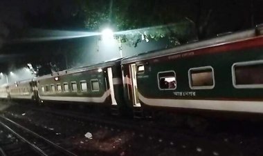 নাটোরে লালমনি এক্সপ্রেস ট্রেনের ইঞ্জিন বিকল: যাত্রীদের দুর্ভোগ