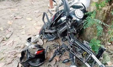 মোটরসাইকেলে বেড়াতে গিয়ে লাশ হয়ে ফিরল দুই বন্ধু, আরেকজন হাসপাতালে