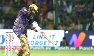 কোহলিকে ছাপিয়ে মাইলফলক ম্যাচে কলকাতাকে জেতালেন নারিন