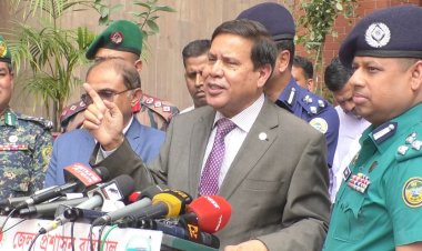 চোরকে চোর বলুন, সে যেই হোক : ইসি আহসান হাবিব