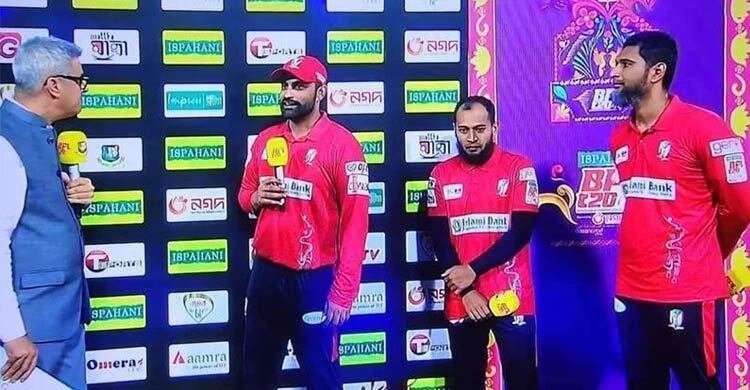 যে কারণে মুশফিক ও মাহমুদউল্লাহকে ট্রফি উৎসর্গ তামিমের