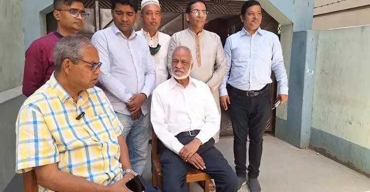 সদ্য কারামুক্ত দুদুর বাসায় মঈন খান