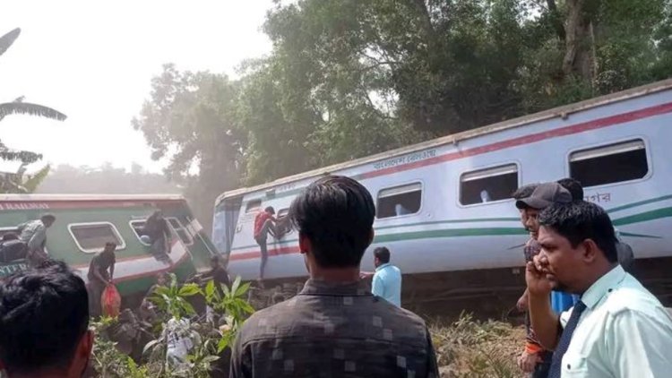 কুমিল্লায় বিজয় এক্সপ্রেসের ৯ বগি লাইনচ্যুত