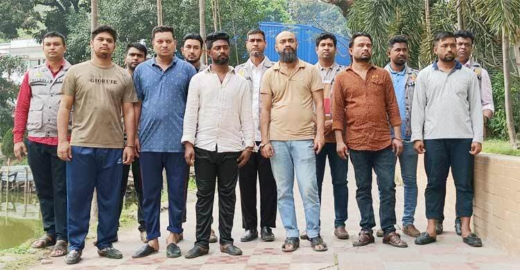 খিলগাঁওয়ে ট্রাকচালকের পায়ে গুলির ঘটনায় অস্ত্রসহ গ্রেফতার ৬