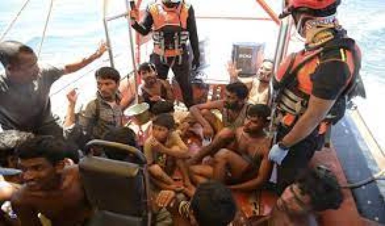 ইন্দোনেশিয়া উপকূলে নৌকাডুবি, ৬৯ রোহিঙ্গা উদ্ধার