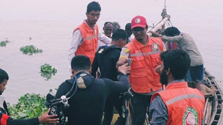 মেঘনায় ট্রলারডুবির ঘটনায় আরও ৪ জনের মরদেহ উদ্ধার