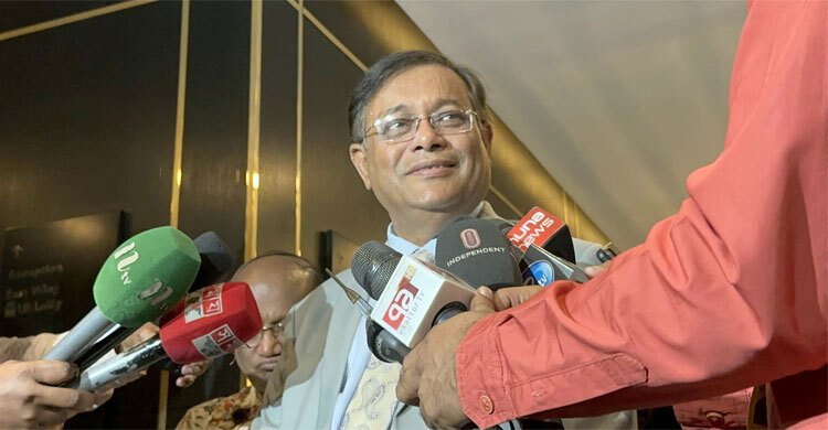 দুই দেশের যোগাযোগ বাড়ানোর বিষয়ে ভুটানের রাজার সঙ্গে আলোচনা