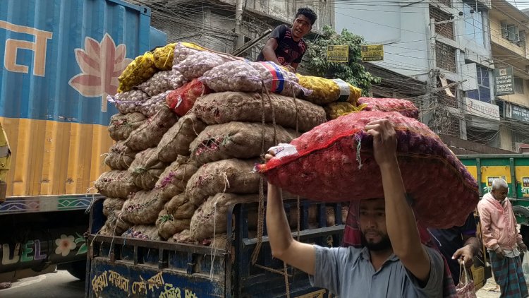 মজুদ পেঁয়াজে চলবে আরও ৪ মাস