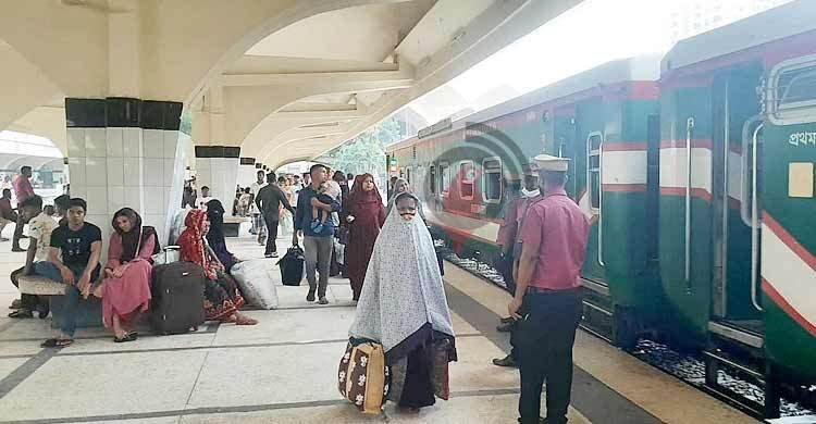 ৩ ঘন্টায় পশ্চিমাঞ্চল রেলের ১৫ হাজার টিকিট বিক্রি