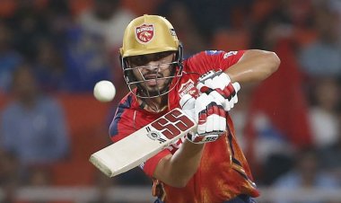 আইপিএলে ঝড় তোলা কে এই আশুতোষ