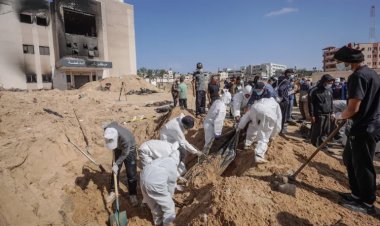 গাজার খান ইউনিসে গণকবরে ২০০ লাশ