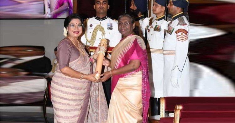 ‘পদ্মশ্রী’ সম্মাননা গ্রহণ করলেন রেজওয়ানা চৌধুরী বন্যা
