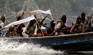 ১০ বাংলাদেশি জেলেকে ছেড়ে দিল আরাকান আর্মি