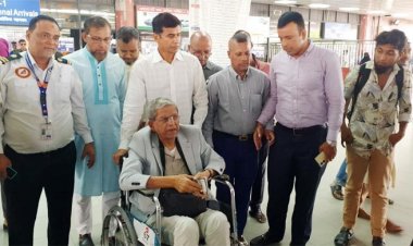  ওমরাহ পালন শেষে দেশে ফিরলেন ফখরুল   